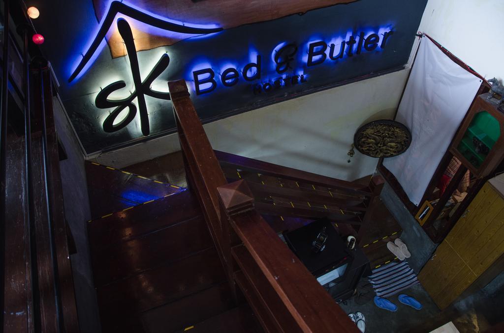 Bed And Butler Hostel Bangkok Exterior photo
